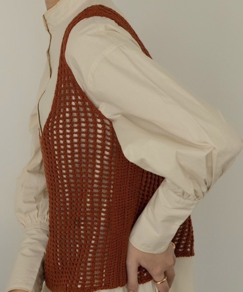 Amiur（エミレ）の「waffle knit tops（タンクトップ・レディース・ダークオレンジ/マスタード/アイボリー・FREE）」の3枚目の写真