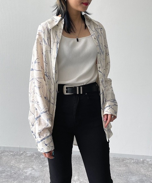 PAGEBOY(ページボーイ)の「ラインモアレBIGシャツ(シャツ/ブラウス・レディース・ホワイト系その他/ブラック系その他・FREE)」の1枚目の写真