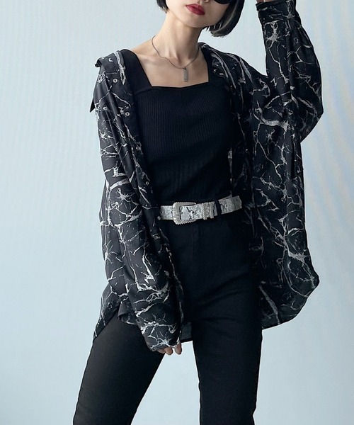 PAGEBOY(ページボーイ)の「ラインモアレBIGシャツ(シャツ/ブラウス・レディース・ホワイト系その他/ブラック系その他・FREE)」の2枚目の写真