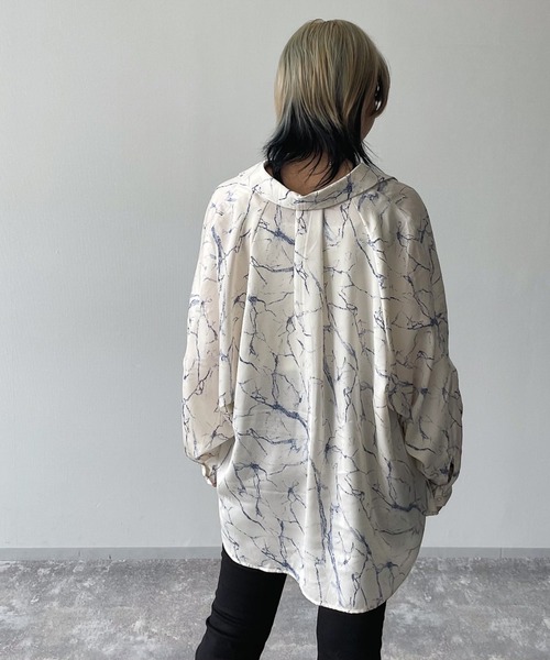 PAGEBOY(ページボーイ)の「ラインモアレBIGシャツ(シャツ/ブラウス・レディース・ホワイト系その他/ブラック系その他・FREE)」の21枚目の写真