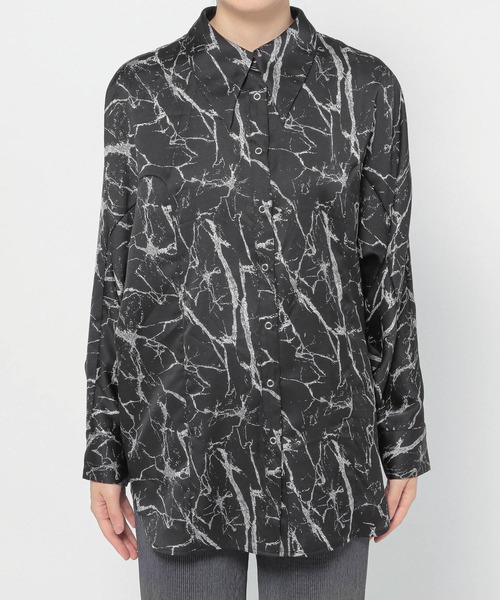 PAGEBOY(ページボーイ)の「ラインモアレBIGシャツ(シャツ/ブラウス・レディース・ホワイト系その他/ブラック系その他・FREE)」の10枚目の写真