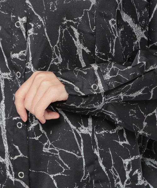 PAGEBOY(ページボーイ)の「ラインモアレBIGシャツ(シャツ/ブラウス・レディース・ホワイト系その他/ブラック系その他・FREE)」の14枚目の写真