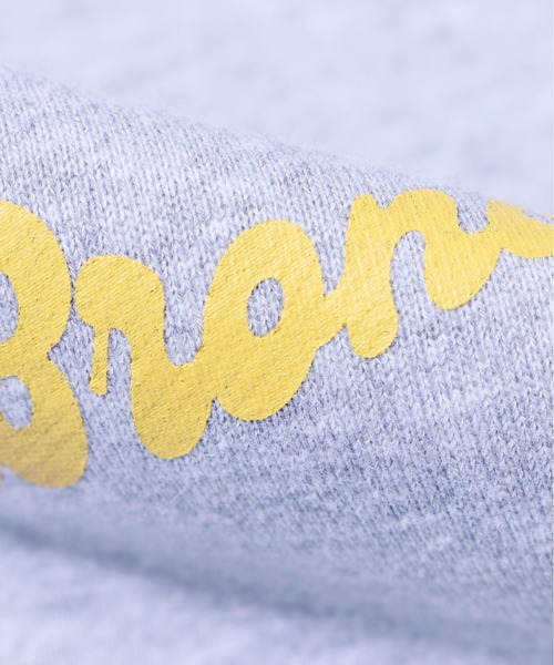 ROOPTOKYO（ループトウキョウ）の「ROOPTOKYOオリジナル NFL BRONCOS Sweat クルーネック カレッジロゴ ユニセックス ビッグシルエット デンバー・ブロンコス（スウェット・メンズ・グレー/ブラウン/サンドベージュ・M/L/XL）」の10枚目の写真