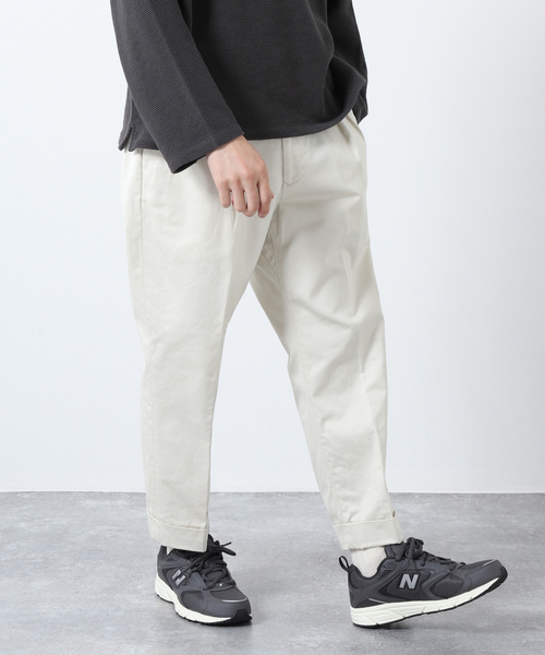 JOURNAL STANDARD J.S HOMESTEAD(ジャーナルスタンダードホームステッド)の「HEAVY WEAPON 2-TUCK OFFICER CROPPED(その他パンツ・メンズ・ネイビー/グレー/アイボリー/ベージュ系その他・SMALL/MEDIUM/LARGE)」の1枚目の写真