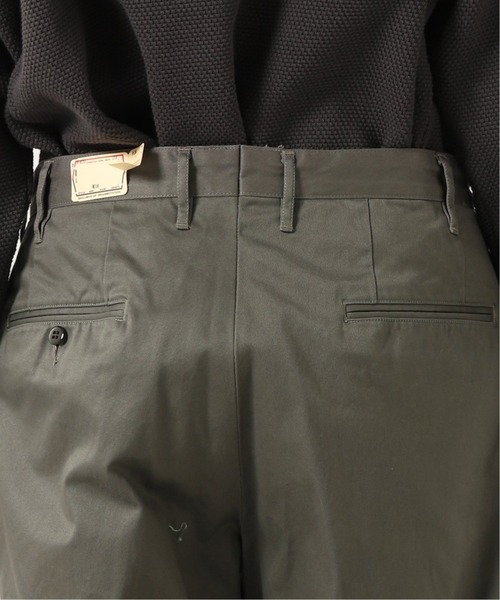 JOURNAL STANDARD J.S HOMESTEAD(ジャーナルスタンダードホームステッド)の「HEAVY WEAPON 2-TUCK OFFICER CROPPED(その他パンツ・メンズ・ネイビー/グレー/アイボリー/ベージュ系その他・SMALL/MEDIUM/LARGE)」の9枚目の写真
