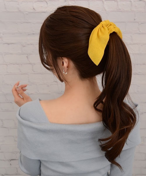 TONE SELECT GOODS(トーンセレクトグッズ)の「【float】光沢 リボン シュシュ【13色展開】(シュシュ・レディース・ブラック/グレー/スカイブルー/イエロー/ワイン/サーモンピンク/ネイビー/ホワイト/ブラウン/サックスブルー/マスタード/ピンク/スモークピンク/アイボリー/エメラルドブルー/チャコール/カーキ/パープル/チェリーピンク/ブルー/グリーン・FREE)」の15枚目の写真