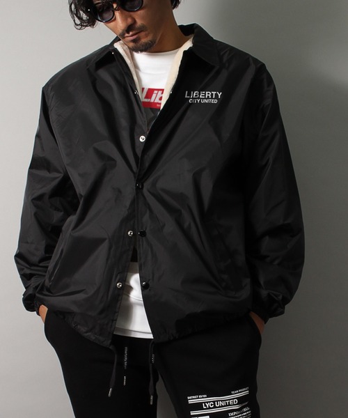 LIBERTY CITY（リバティシティ）の「【LIBERTY CITY/リバティーシティ】 [ODDS AND RISKS] 裏ファー・ロゴ・コーチジャケット（ナイロンジャケット・メンズ・ブラック/チャコールグレー・3/4/2）」の4枚目の写真