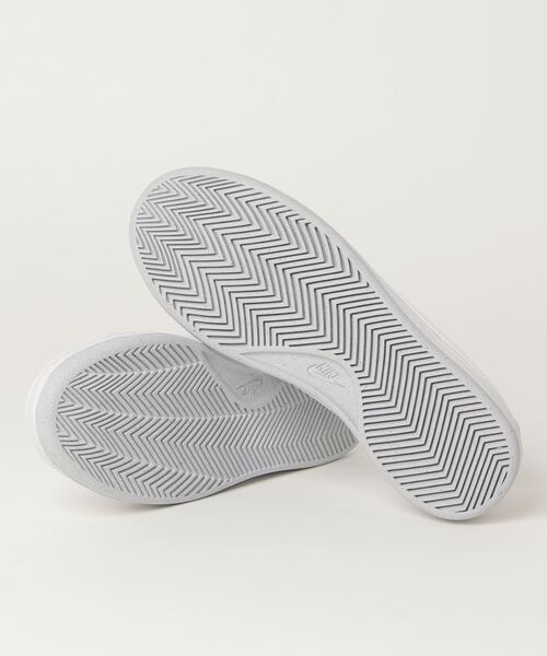 NIKE(ナイキ)の「NIKE/ナイキ WSコートロイヤル2NN/ウィメンズ コートロイヤル2NN(スニーカー・レディース・ホワイト・25cm/23.5cm/22.5cm/23cm/24cm/24.5cm/28cm/27cm)」の3枚目の写真