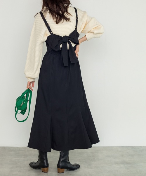 w closet(ダブルクローゼット)の「バックリボンマーメイドジャンスカ(ジャンパースカート・レディース・オリーブ/ダークブラウン系1/ブラック・FREE)」の2枚目の写真