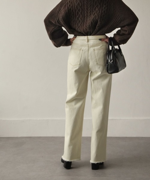 Chillfar(チルファー)の「フリンジストレートデニムパンツ(デニムパンツ・レディース・ブラック/サックスブルー/ブルー/アイボリー/ワンウォッシュ・SMALL/MEDIUM)」の21枚目の写真