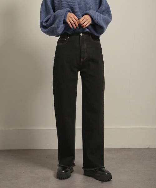 Chillfar(チルファー)の「フリンジストレートデニムパンツ(デニムパンツ・レディース・ブラック/サックスブルー/ブルー/アイボリー/ワンウォッシュ・SMALL/MEDIUM)」の18枚目の写真