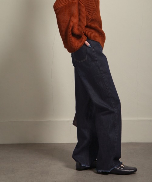 Chillfar(チルファー)の「フリンジストレートデニムパンツ(デニムパンツ・レディース・ブラック/サックスブルー/ブルー/アイボリー/ワンウォッシュ・SMALL/MEDIUM)」の11枚目の写真