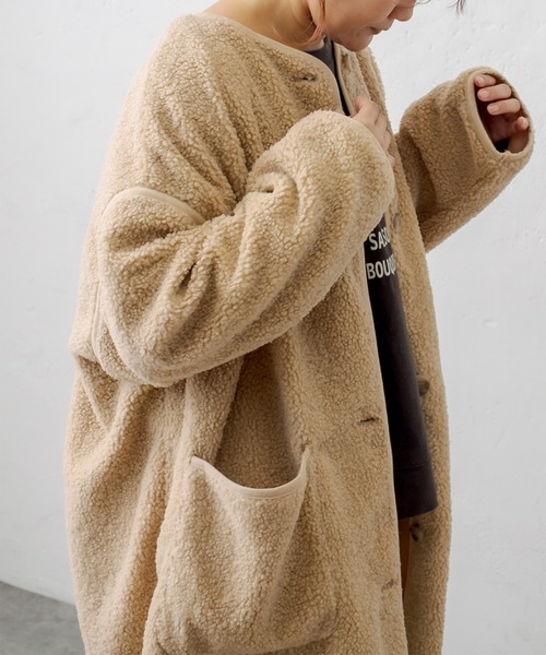 PUAL CE CIN（ピュアルセシン）の「ノーカラーパイピングボアコート