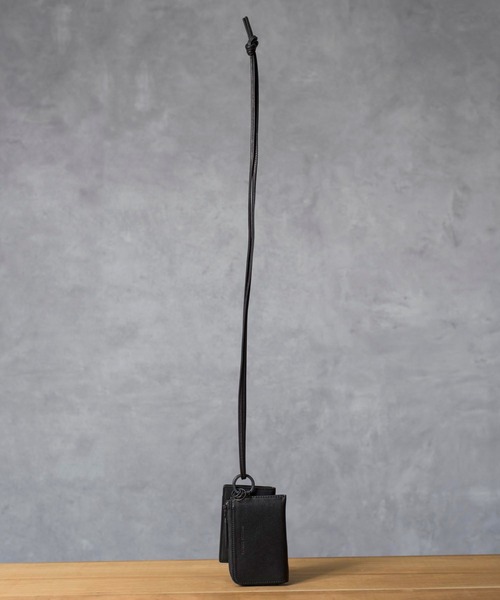 PATRICK STEPHAN（パトリックステファン）の「PATRICK STEPHAN パトリックステファン / Leather wallet & card case 'empty-handed' レザーネックウォレット ミニウォレット / 183AWA06（財布・メンズ・シルバー/ブラック×ブラック/ブラック×シルバー・FREE）」の19枚目の写真