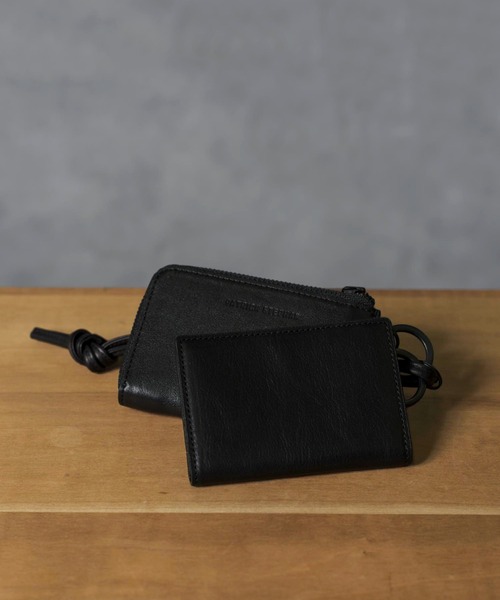PATRICK STEPHAN（パトリックステファン）の「PATRICK STEPHAN パトリックステファン / Leather wallet & card case 'empty-handed' レザーネックウォレット ミニウォレット / 183AWA06（財布・メンズ・シルバー/ブラック×ブラック/ブラック×シルバー・FREE）」の20枚目の写真