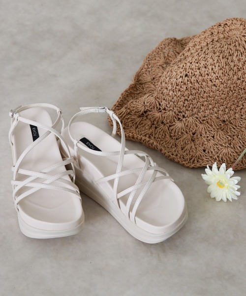 Cheek（チーク）の「ボリュームソールクロスサンダル（サンダル・レディース・ブラック/アイボリー・SMALL/MEDIUM/LARGE）」の2枚目の写真