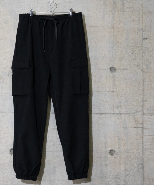 JOHN'S CLOSET(ジョンズクローゼット)の「【i】ナイロンストレッチイージーカーゴパンツ(カーゴパンツ・メンズ・ブラック/カーキ・MEDIUM/LARGE/X-LARGE)」の2枚目の写真