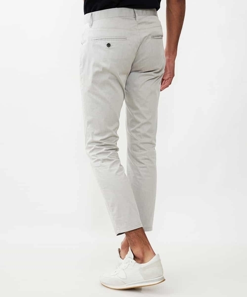 MICHEL KLEIN HOMME (ミッシェルクランオム)の「ベーシッククロップドパンツ(チノパンツ・メンズ・ブルー/ライトグレー/ベージュ・MEDIUM/LARGE/46/48)」の2枚目の写真