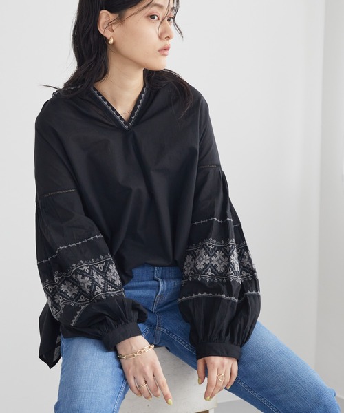 AMERICAN HOLIC(アメリカンホリック)の「インド綿袖刺繍ブラウス(シャツ/ブラウス・レディース・オフホワイト/ブラック・M/L)」の2枚目の写真