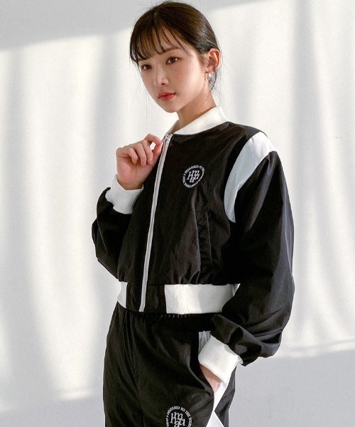 muahmuah(ムーアムーア)の「A'GEM/9 × .kom『muah muah/ムーアムーア』MUAH STITCH COMBI VARSITY BLOUSON/ステッチ ヴァーシティ ジャケット(ブルゾン・レディース・ホワイト/ブラック・FREE)」の1枚目の写真