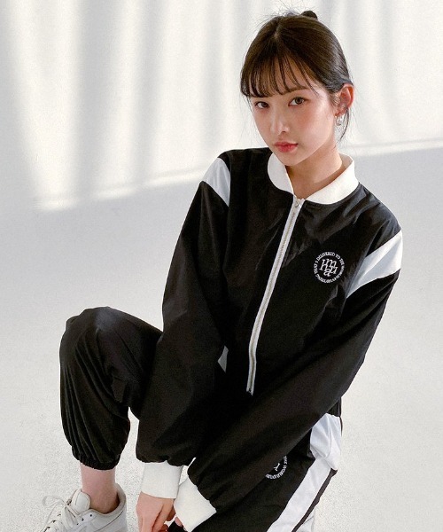muahmuah(ムーアムーア)の「A'GEM/9 × .kom『muah muah/ムーアムーア』MUAH STITCH COMBI VARSITY BLOUSON/ステッチ ヴァーシティ ジャケット(ブルゾン・レディース・ホワイト/ブラック・FREE)」の14枚目の写真