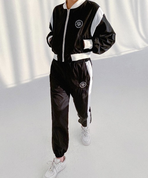 muahmuah(ムーアムーア)の「A'GEM/9 × .kom『muah muah/ムーアムーア』MUAH STITCH COMBI VARSITY BLOUSON/ステッチ ヴァーシティ ジャケット(ブルゾン・レディース・ホワイト/ブラック・FREE)」の16枚目の写真