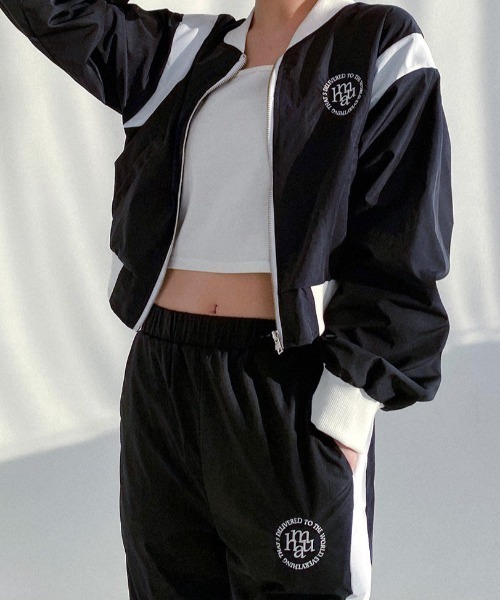 muahmuah(ムーアムーア)の「A'GEM/9 × .kom『muah muah/ムーアムーア』MUAH STITCH COMBI VARSITY BLOUSON/ステッチ ヴァーシティ ジャケット(ブルゾン・レディース・ホワイト/ブラック・FREE)」の8枚目の写真