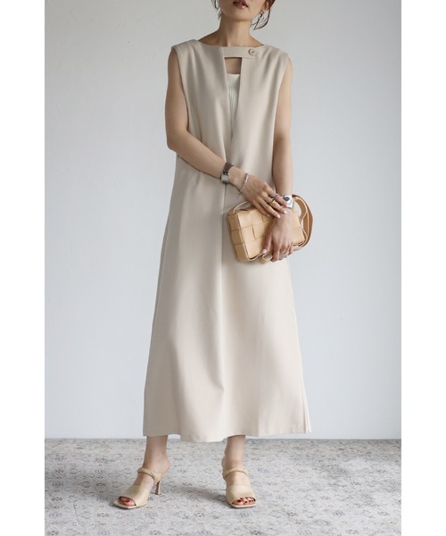 Bonjour Sagan（ボンジュールサガン）の「Vネックボタンジャンパースカート（ジャンパースカート・レディース・ブラック/ライトベージュ・FREE）」の2枚目の写真