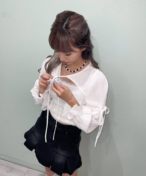 .KOM（ドットコム）の「A'GEM/9 × .kom『.kom/ドットケーオーエム』シャーリング ボレロショール シアーカーディガン（Tシャツ/カットソー・レディース・ホワイト/ブラック・FREE）」の4枚目の写真