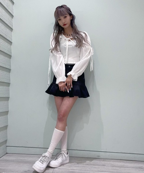 .KOM（ドットコム）の「A'GEM/9 × .kom『.kom/ドットケーオーエム』シャーリング ボレロショール シアーカーディガン（Tシャツ/カットソー・レディース・ホワイト/ブラック・FREE）」の5枚目の写真