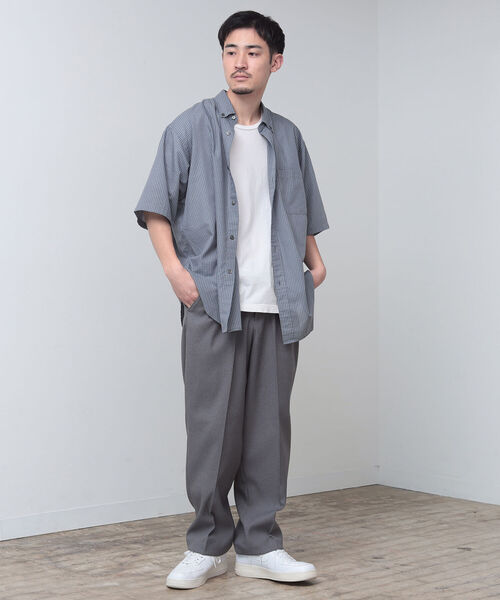 BEAMS（ビームス）の「BEAMS / ミニチェック イージー ボタンダウン シャツ（シャツ/ブラウス・メンズ・ベージュ/ネイビー・SMALL/MEDIUM/LARGE/X-LARGE）」の5枚目の写真