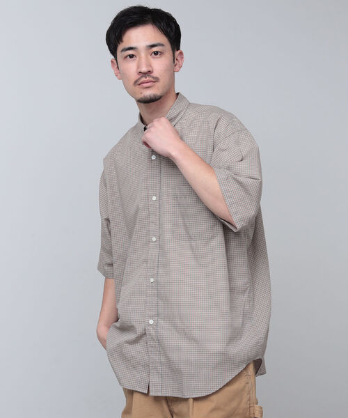 BEAMS（ビームス）の「BEAMS / ミニチェック イージー ボタンダウン シャツ（シャツ/ブラウス・メンズ・ベージュ/ネイビー・SMALL/MEDIUM/LARGE/X-LARGE）」の8枚目の写真