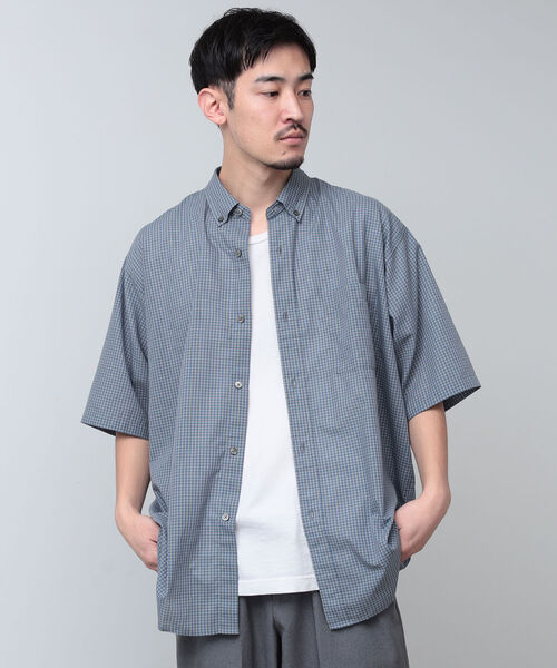 BEAMS（ビームス）の「BEAMS / ミニチェック イージー ボタンダウン シャツ（シャツ/ブラウス・メンズ・ベージュ/ネイビー・SMALL/MEDIUM/LARGE/X-LARGE）」の9枚目の写真