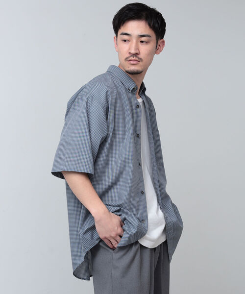 BEAMS（ビームス）の「BEAMS / ミニチェック イージー ボタンダウン シャツ（シャツ/ブラウス・メンズ・ベージュ/ネイビー・SMALL/MEDIUM/LARGE/X-LARGE）」の10枚目の写真