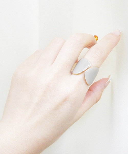 The Rule(ザルール)の「The Rule ザルール:Leaf open ring:リーフ オープンリング(リング・レディース・アイボリー/クリア/レッド系/スモークグレー/ブラウン/ダークグレー・FREE)」の8枚目の写真