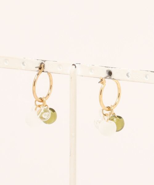 tone(トーン)の「【Le soleil】彩りたわわに揺れる フープピアス(MA)(ピアス(両耳用)・レディース・パープル/グリーン・FREE)」の6枚目の写真