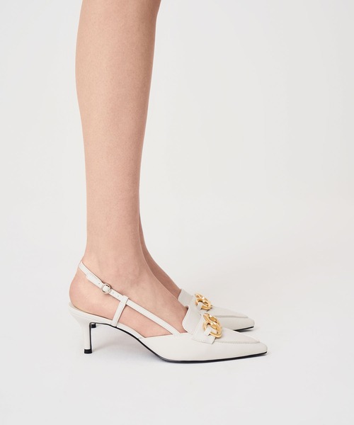 CHARLES & KEITH(チャールズ & キース)の「チャンキー チェーンリンクスリングバックパンプス(パンプス・レディース・マルーン/ブラック/オフホワイト・22.5cm/25cm/23.5cm/23cm/25.5cm/24.5cm)」の5枚目の写真