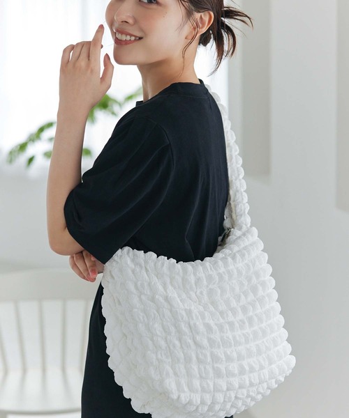 Edit Sheen（エディットシーン）の「2wayシャーリングキルティングバッグ（ショルダーバッグ・レディース・ホワイト/ブラック・FREE）」の2枚目の写真