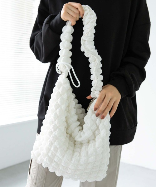 Edit Sheen（エディットシーン）の「2wayシャーリングキルティングバッグ（ショルダーバッグ・レディース・ホワイト/ブラック・FREE）」の5枚目の写真