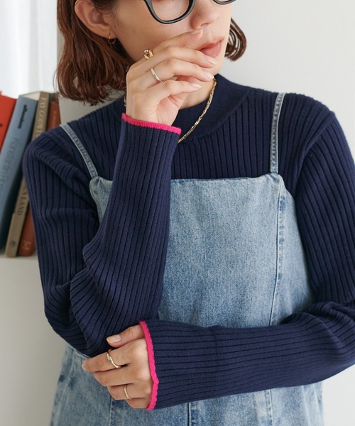 DISCOAT（ディスコート）の「【リピーター続出/26色展開】モチモチリブパイピングハイネック《WEB限定》（ニット/セーター・レディース・ブラック/ピンク/レッド/オレンジ/ベージュ/ダークグリーン/ブルー/アイボリー/グレー/ブラウン/ライトグレー/グリーン/ローズ/ブラック系その他/ネイビー/ライトブルー/ホワイト×ブラック/カーキ/モカ/ダークブルー/インディゴブルー/ホワイト/オレンジ系その他/ピンク系その他/キャメル/グレー系その他・LARGE/MEDIUM）」の17枚目の写真