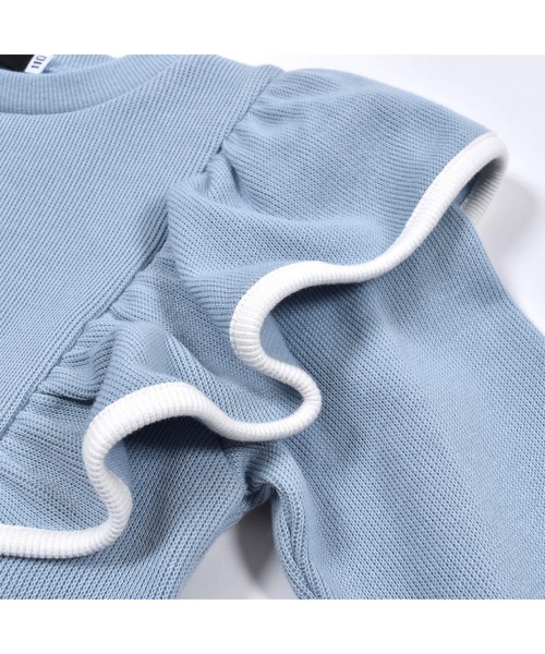 BeBe（ベベ）の「BeBe/ローゲージワッフルパイピングフリルトレーナー(90~150cm)（スウェット・キッズ・ネイビー/ブルー・110/130/120/140/150/100/90）」の4枚目の写真