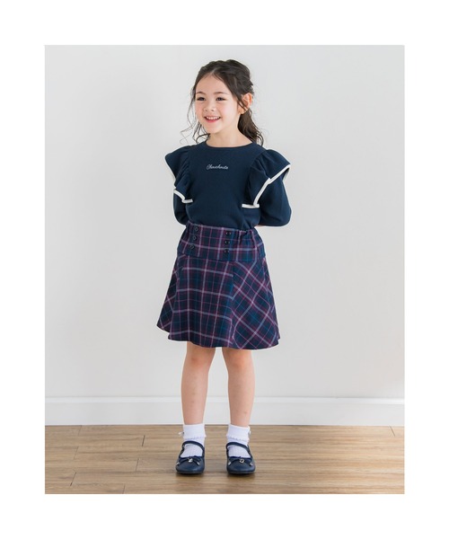 BeBe（ベベ）の「BeBe/ローゲージワッフルパイピングフリルトレーナー(90~150cm)（スウェット・キッズ・ネイビー/ブルー・110/130/120/140/150/100/90）」の16枚目の写真