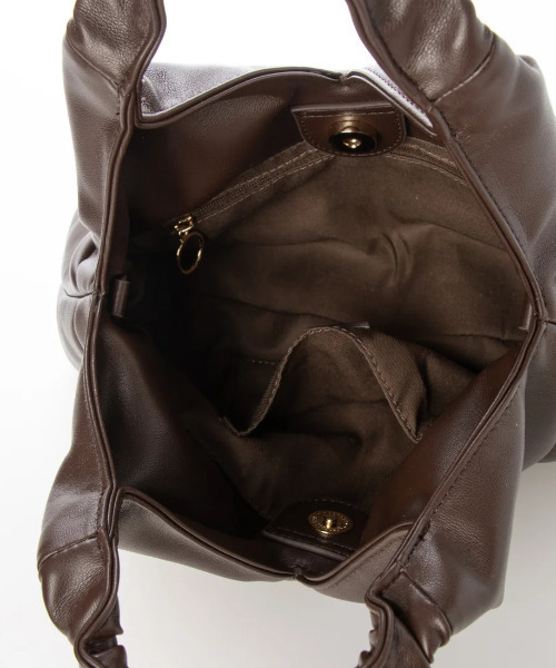 kakatoo（カカトゥ）の「カカトゥ kakatoo / クシュクシュハンドルランバスバッグ（ショルダーバッグ・レディース・ベージュ/ピンク/チョコ・FREE）」の19枚目の写真