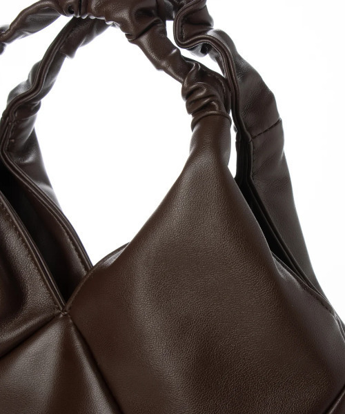 kakatoo（カカトゥ）の「カカトゥ kakatoo / クシュクシュハンドルランバスバッグ（ショルダーバッグ・レディース・ベージュ/ピンク/チョコ・FREE）」の18枚目の写真