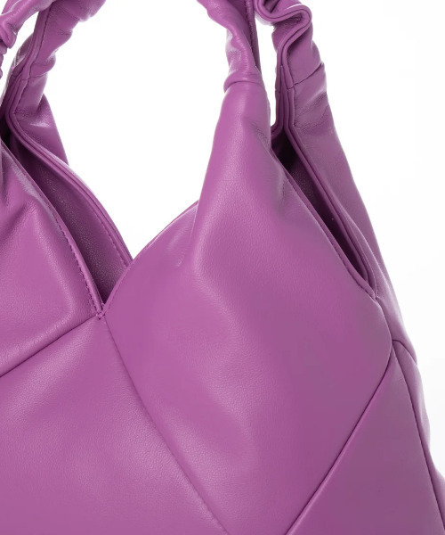 kakatoo（カカトゥ）の「カカトゥ kakatoo / クシュクシュハンドルランバスバッグ（ショルダーバッグ・レディース・ベージュ/ピンク/チョコ・FREE）」の11枚目の写真