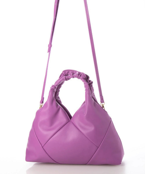 kakatoo（カカトゥ）の「カカトゥ kakatoo / クシュクシュハンドルランバスバッグ（ショルダーバッグ・レディース・ベージュ/ピンク/チョコ・FREE）」の10枚目の写真