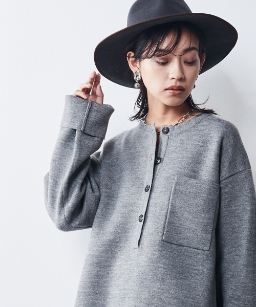CHIC STYLE（シックスタイル）の「＜大きいサイズ＞ヘンリーネックニットプルオーバー シックスタイル（ニット/セーター・レディース・グレー/ブラウン/ブラック・3L/LL/5L/4L/6L/8L/L）」の10枚目の写真