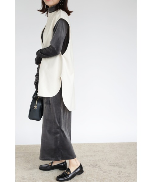 &. NOSTALGIA（アンドドットノスタルジア）の「【ZOZO限定】ベロアマキシワンピース（ワンピース・レディース・チャコールグレー/オリーブ・FREE）」の9枚目の写真