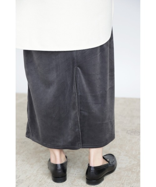 &. NOSTALGIA（アンドドットノスタルジア）の「【ZOZO限定】ベロアマキシワンピース（ワンピース・レディース・チャコールグレー/オリーブ・FREE）」の13枚目の写真