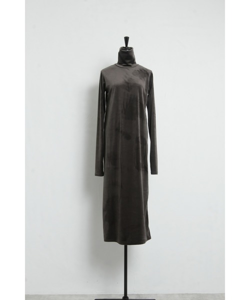 &. NOSTALGIA（アンドドットノスタルジア）の「【ZOZO限定】ベロアマキシワンピース（ワンピース・レディース・チャコールグレー/オリーブ・FREE）」の14枚目の写真